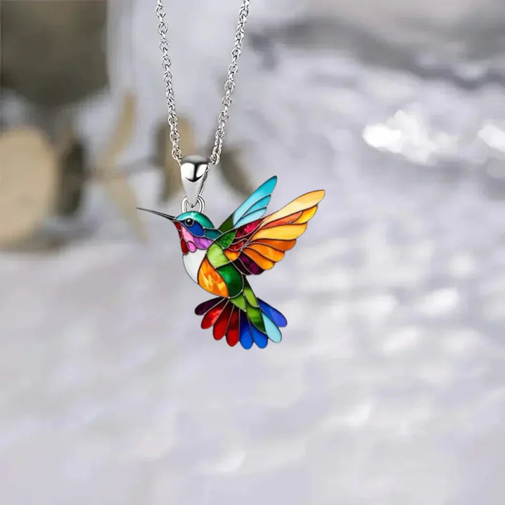 Krásny dizajn kolibríka náhrdelník
