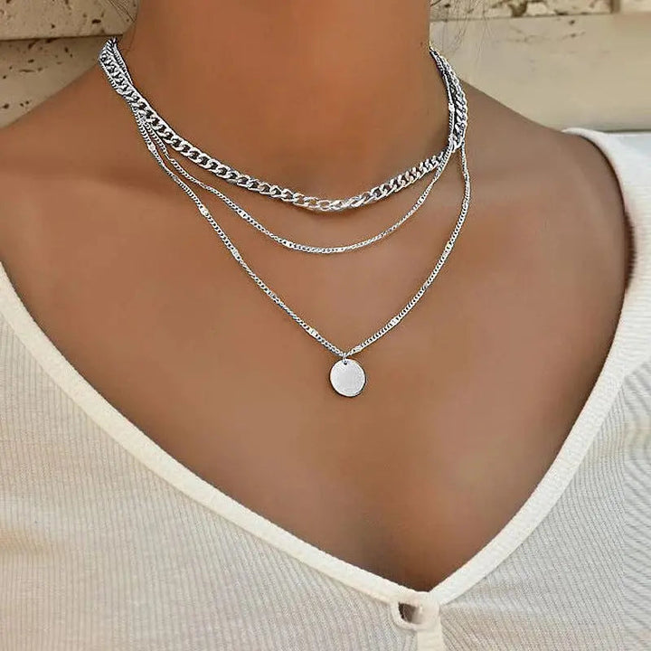 Elegantný zlatý a strieborný náhrdelník 
