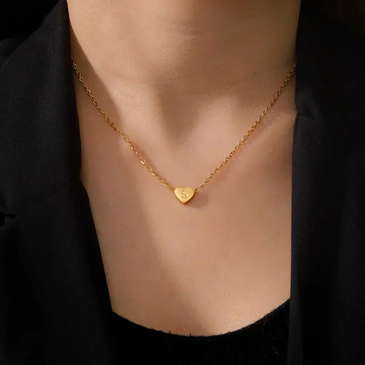 Nadčasový srdcový choker 