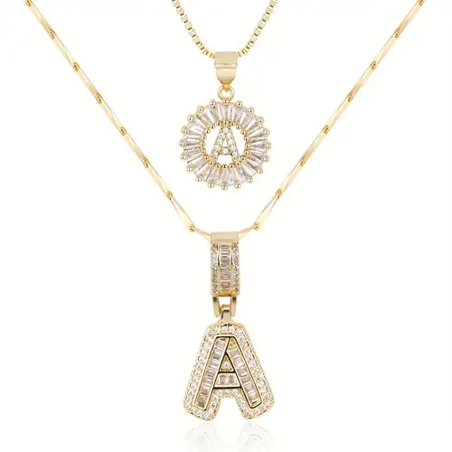 Náhrdelník s iniciálami v moissanite 